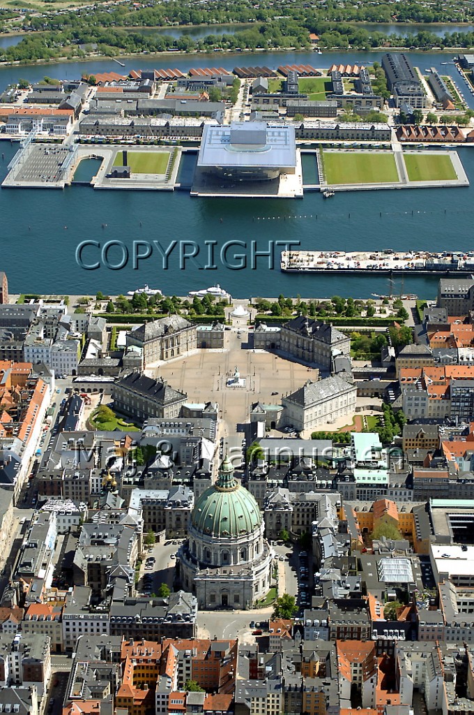 Marmorkirken, Amalienborg og Den Kongelige Opera set fra luften